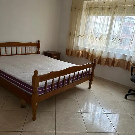 Tirana-center Skenderbeg *